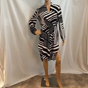 Pull on tunic in polyester georgette.